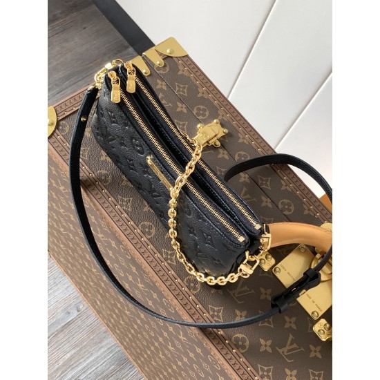 LV Pochette