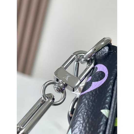 LV Pochette