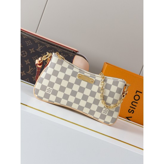 LV Pochette