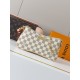 LV Pochette