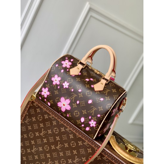 M14174，本款 Speedy Bandoulire 25 手袋出自路易威登 x 村上隆复刻系列，为品牌经典 Monogram 涂层融入村上隆笔下灵动的 Cherry Blossom 图案，再令相同元素延续至可拆卸包饰。牛皮革构筑 Toron 手柄与可拆卸皮革肩带，双拉链和挂锁确保个人物品安全无虞。19 x 15 x 25 厘米(高 x 宽 x 长度)