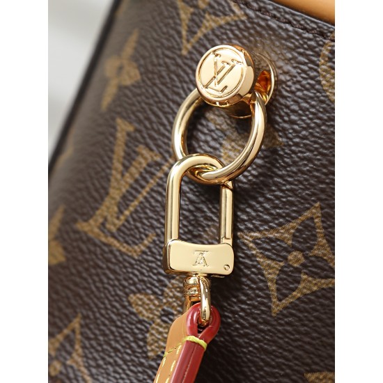 ✨ 原厂✨163变码芯片M82952老花）小号水桶包 nano cannes 手袋以 monogram 帆布裁出圆筒构型，与化妆包设计不谋而合。皮革饰边和标签上压印的路易威登标识丰富工致细节，手柄和可拆卸并调节的肩带成就多种背携风尚。14.5 x 14 x 12 厘米 (长度 x 高 x 宽)