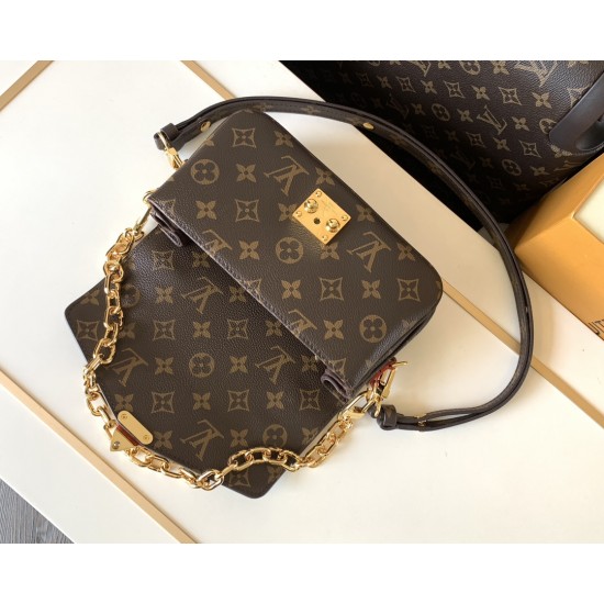 LV Pochette