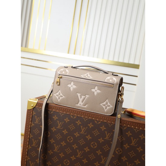 LV Pochette
