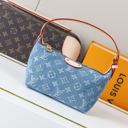LV Pochette