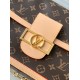 【动态变码芯片 加强版】M47149本款 Dauphine Soft 大号手袋以 Monogram 帆布裁出柔软构型，亮相于 2024 春夏秀场。搭配牛皮革饰边，确保舒适手提。Dauphine 手袋经典元素在此悉数呈现，包括矩形锁扣上的 LV Circle 标识、可拆卸链带与肩带。28.0 x 20.0 x 11.0 厘米 (长 x 高 x 宽)