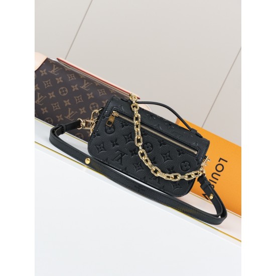 LV Pochette