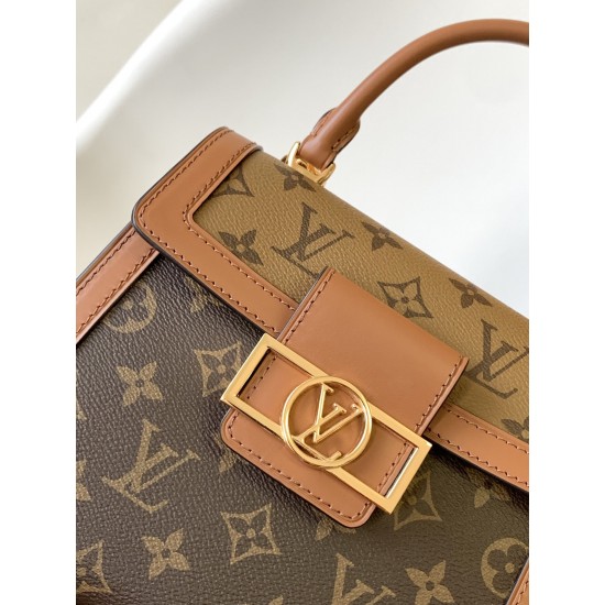 p DAUPHINE CAPITALE 手袋新款 M46751 Dauphine Capitale 手袋融合 Monogram 和 Monogram Reverse 涂层帆布，老花黄花拼色达芙妮凯莉包oo[握手][握手]搭配牛皮革饰边。梯形设计流露复古气息，加长版 LV磁扣点睛别致细节。尺寸：17.5x17.5x9厘米（长度x高x宽）
