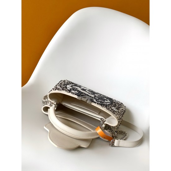 LV Capucines
