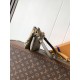 LV Pochette