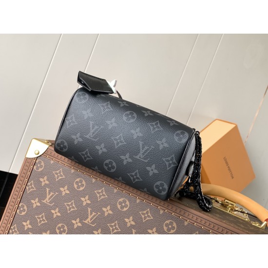 原厂 ，变码芯片M24606黑花 M46970老花M24474白花，speedy18，在满足日常需求上搭配了精致小巧可自行多种穿戴方式的配饰，加上可拆链条带成就舒适肩背体验。尺寸：18.0x12.5x11.0（长x高x宽）
