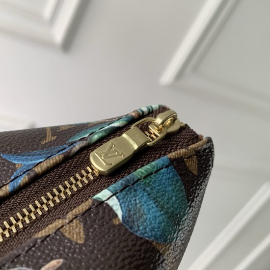 LV Pochette