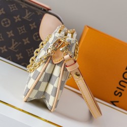 LV Pochette