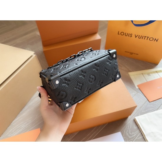 LV Petite Malle
