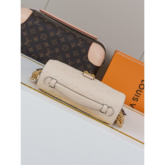 LV Pochette