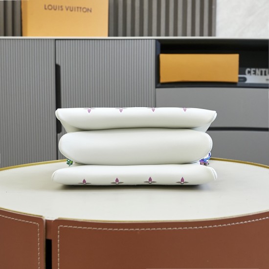 LV Coussin