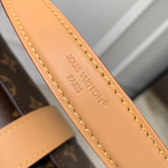 LV Pochette