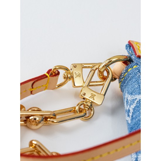 LV Pochette