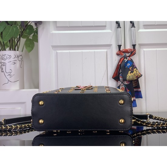 LV Capucines