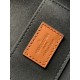 【动态变码芯片   】头层皮M46757 本款 Dauphine East West 手袋拼合经典 Monogram 和 Monogram Reverse 帆布，以品牌标志性格调筑就纤长构型，巧妙呼应 Dauphine LV 锁扣的矩形轮廓。巧用可拆卸皮革肩带和链条，多种背携方式随心切换。21 x 12 x 5 厘米 (长度 x 高 x 宽)