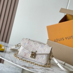 LV Pochette