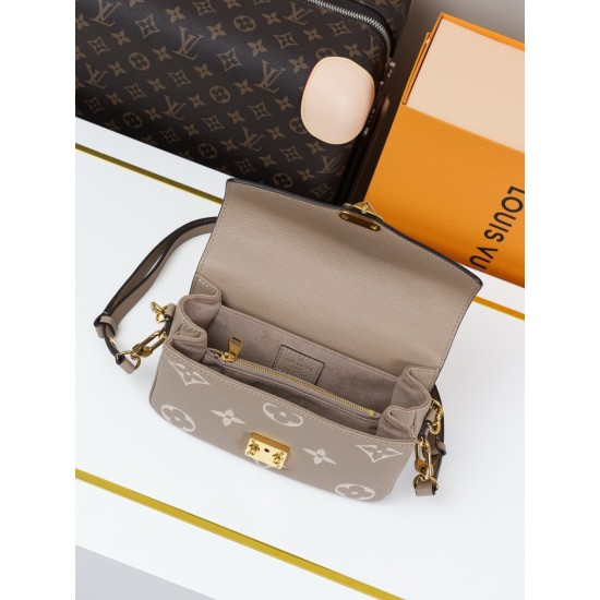 LV Pochette