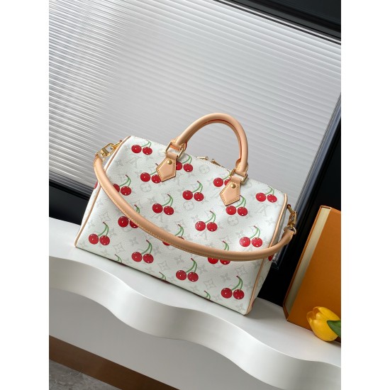 M14238白色 樱桃枕头包speedy Speedy Soft 30手袋 本款 Speedy Soft 30 手袋以融合 Monogram 帆布和牛皮革饰边，再借路易威登 x 村上隆再版系列的明快元素传递潮流格调。前后以村上隆的“超扁平”艺术理念重绎 Monogram 樱桃图案，拉链开合处饰有耀目挂锁。长款手柄便于肩背，成就又一旅行佳伴。30.0 x 21.0 x 17.0 厘米