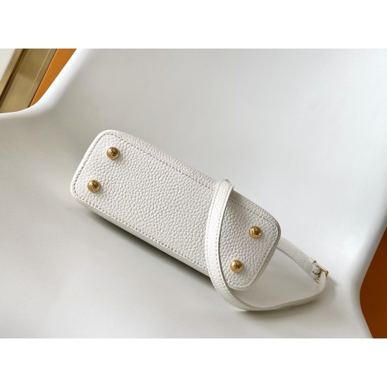 LV Capucines