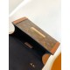 p DAUPHINE CAPITALE 手袋新款 M46751 Dauphine Capitale 手袋融合 Monogram 和 Monogram Reverse 涂层帆布，老花黄花拼色达芙妮凯莉包oo[握手][握手]搭配牛皮革饰边。梯形设计流露复古气息，加长版 LV磁扣点睛别致细节。尺寸：17.5x17.5x9厘米（长度x高x宽）