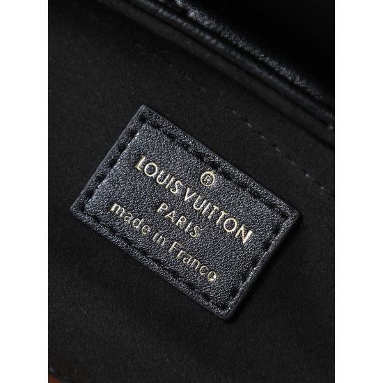 LV Pochette