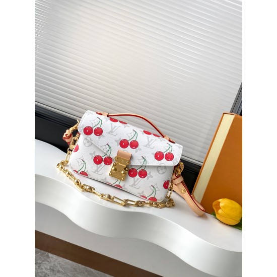 LV Pochette