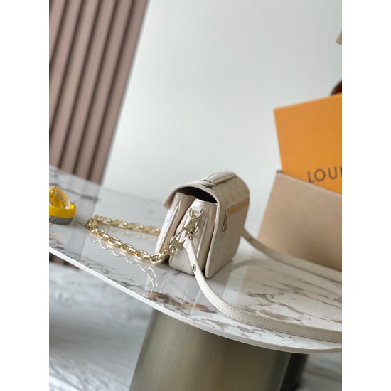LV Pochette