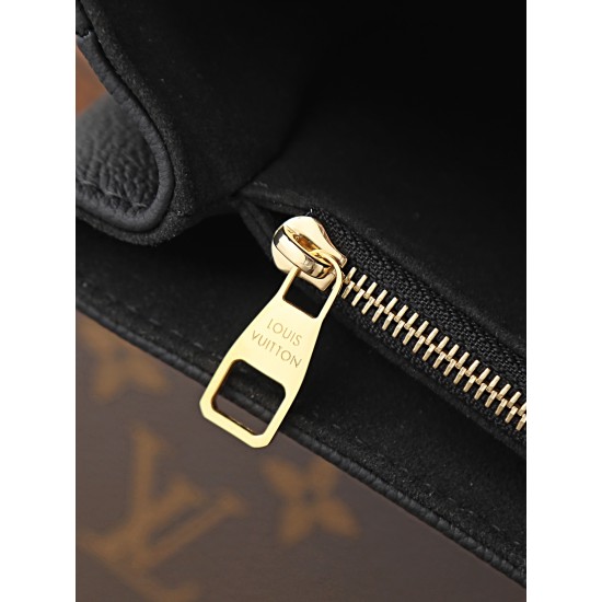 LV Pochette