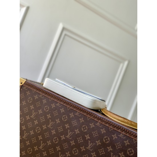 LV Pochette