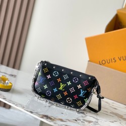 LV Pochette