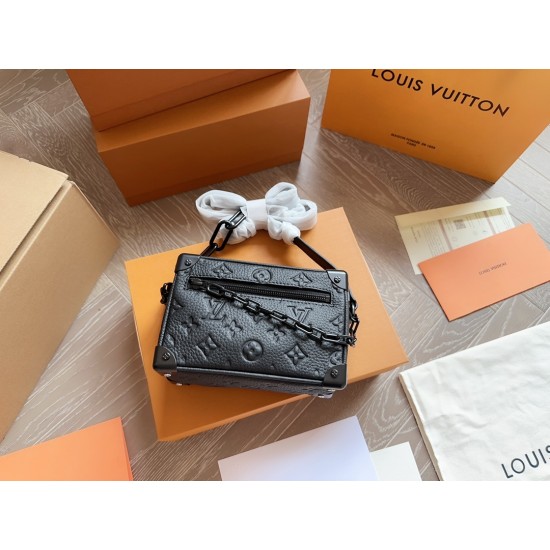 LV Petite Malle