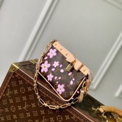 LV Pochette