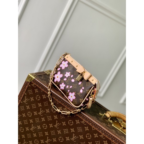 LV Pochette