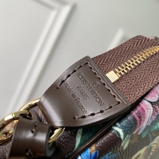 LV Pochette