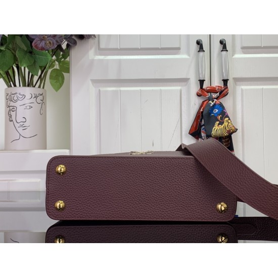 LV Capucines