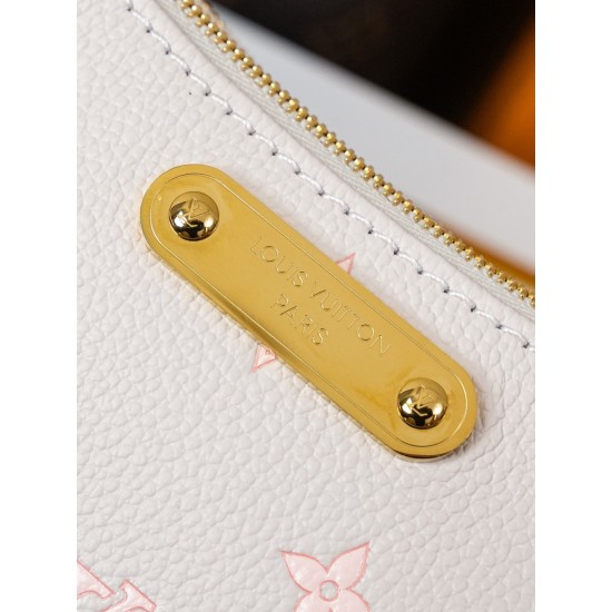 LV Pochette