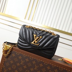 LV Pochette