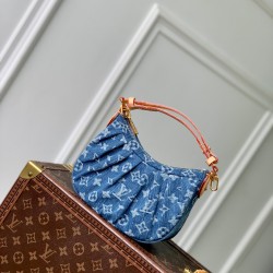 LV Pochette