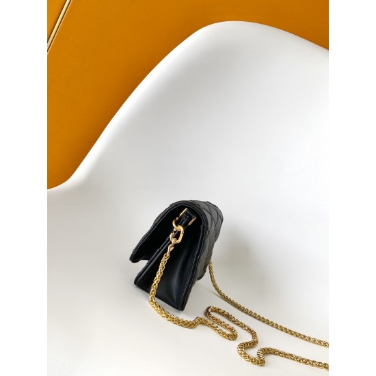 LV Twist