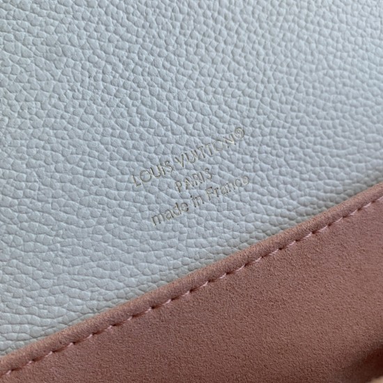 LV Pochette