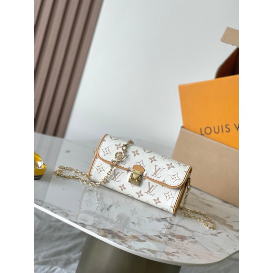 LV Pochette