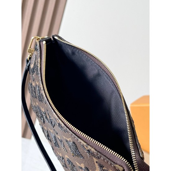 LV Pochette