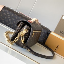 LV Pochette