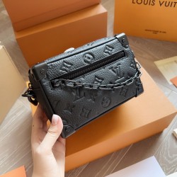 LV Petite Malle