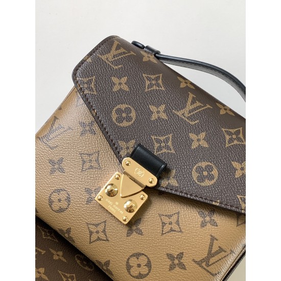 LV Pochette